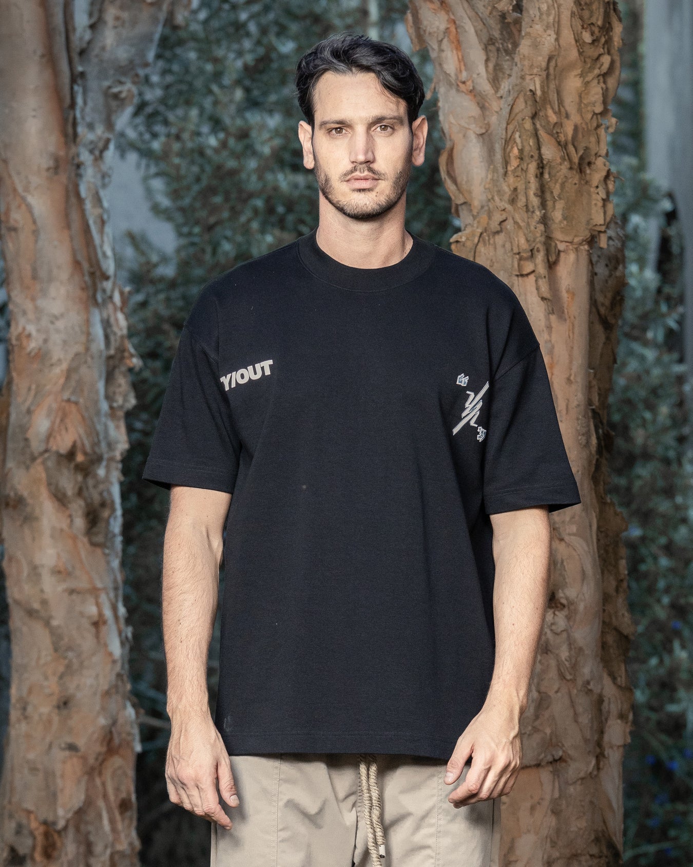VAULTH OVERSIZED BLACK Y/OUT