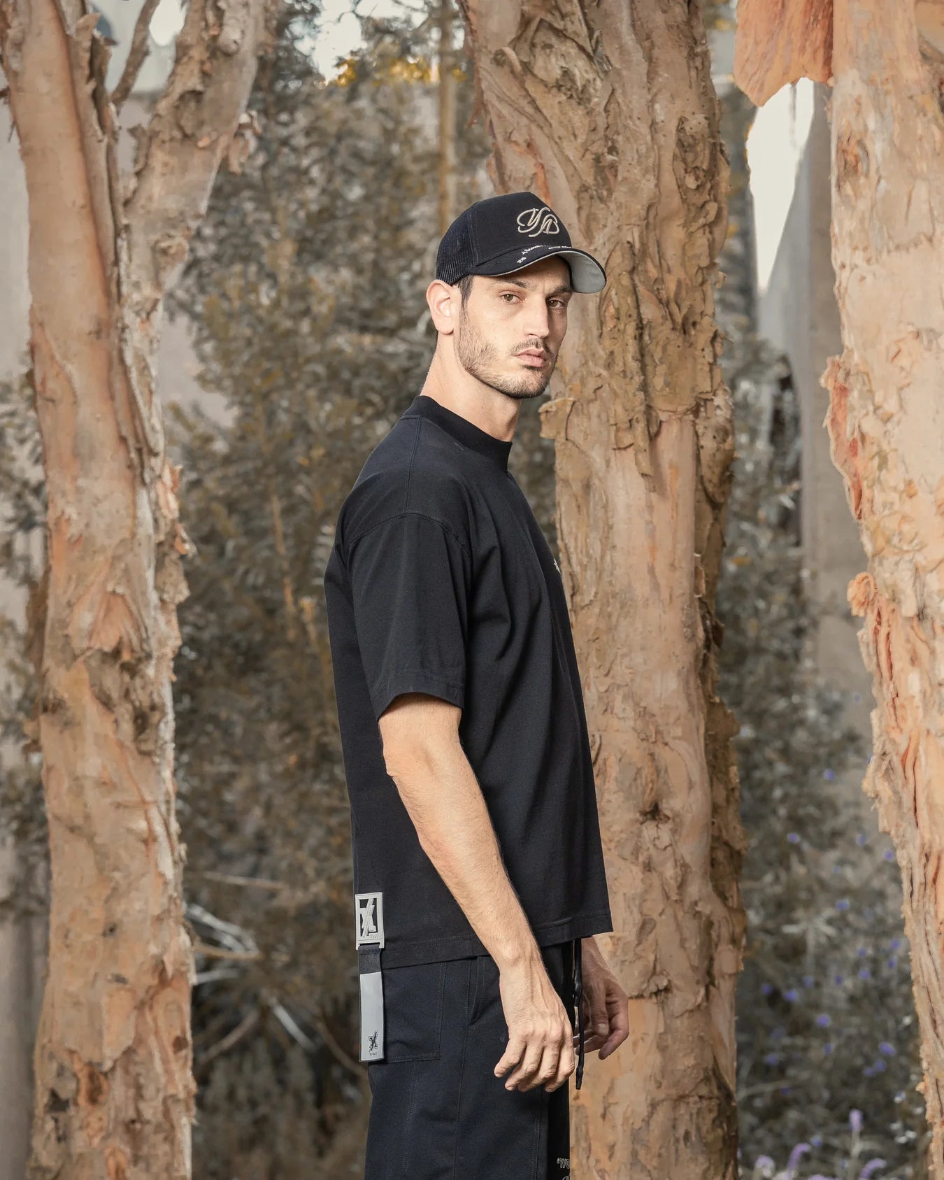 SEEKERS TSHIRT BLACK Y/OUT