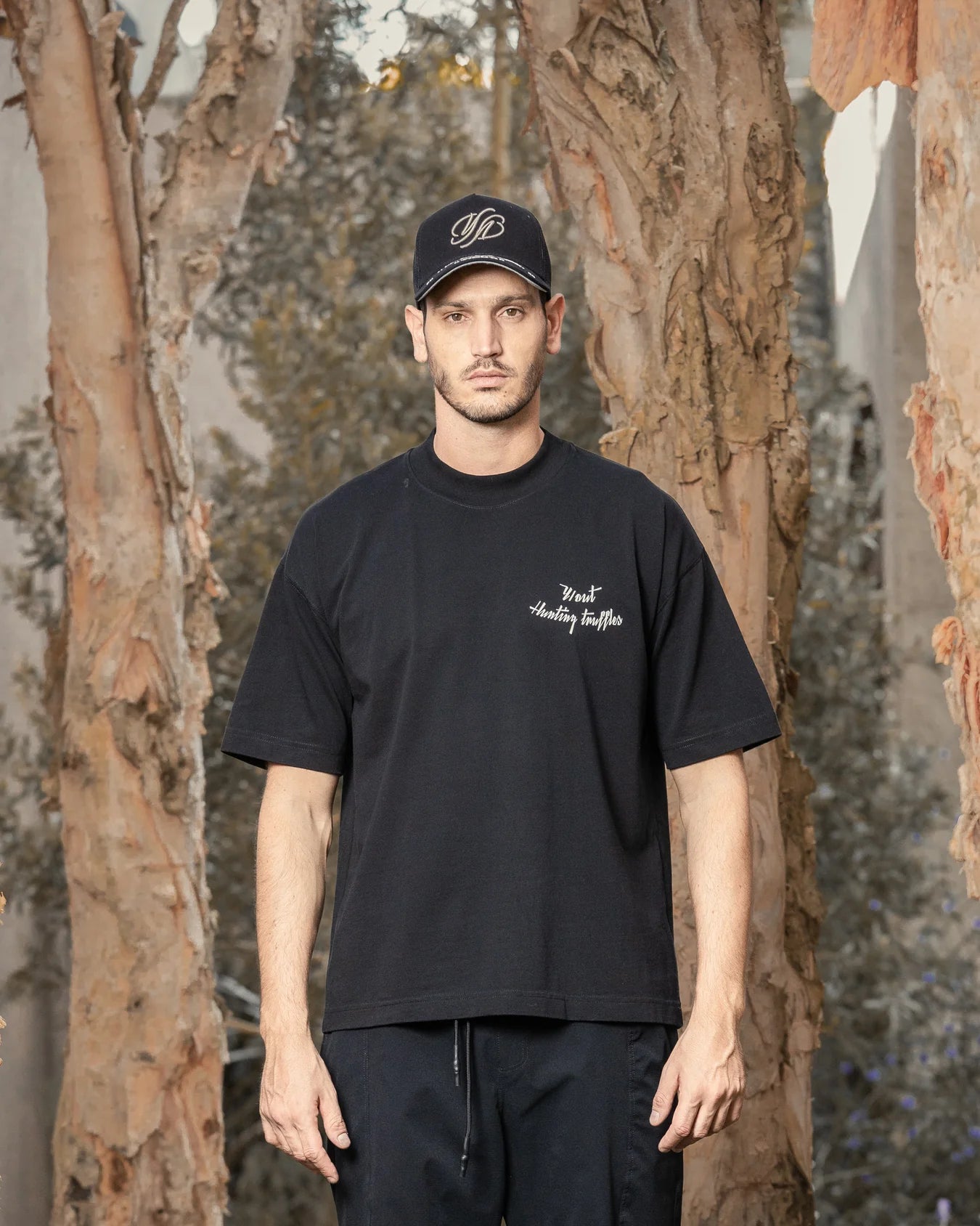 SEEKERS TSHIRT BLACK Y/OUT