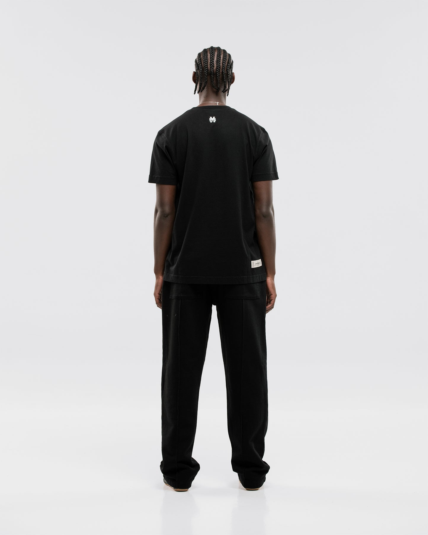 CAMISETA REGULAR FIT NEGRO MONOIC