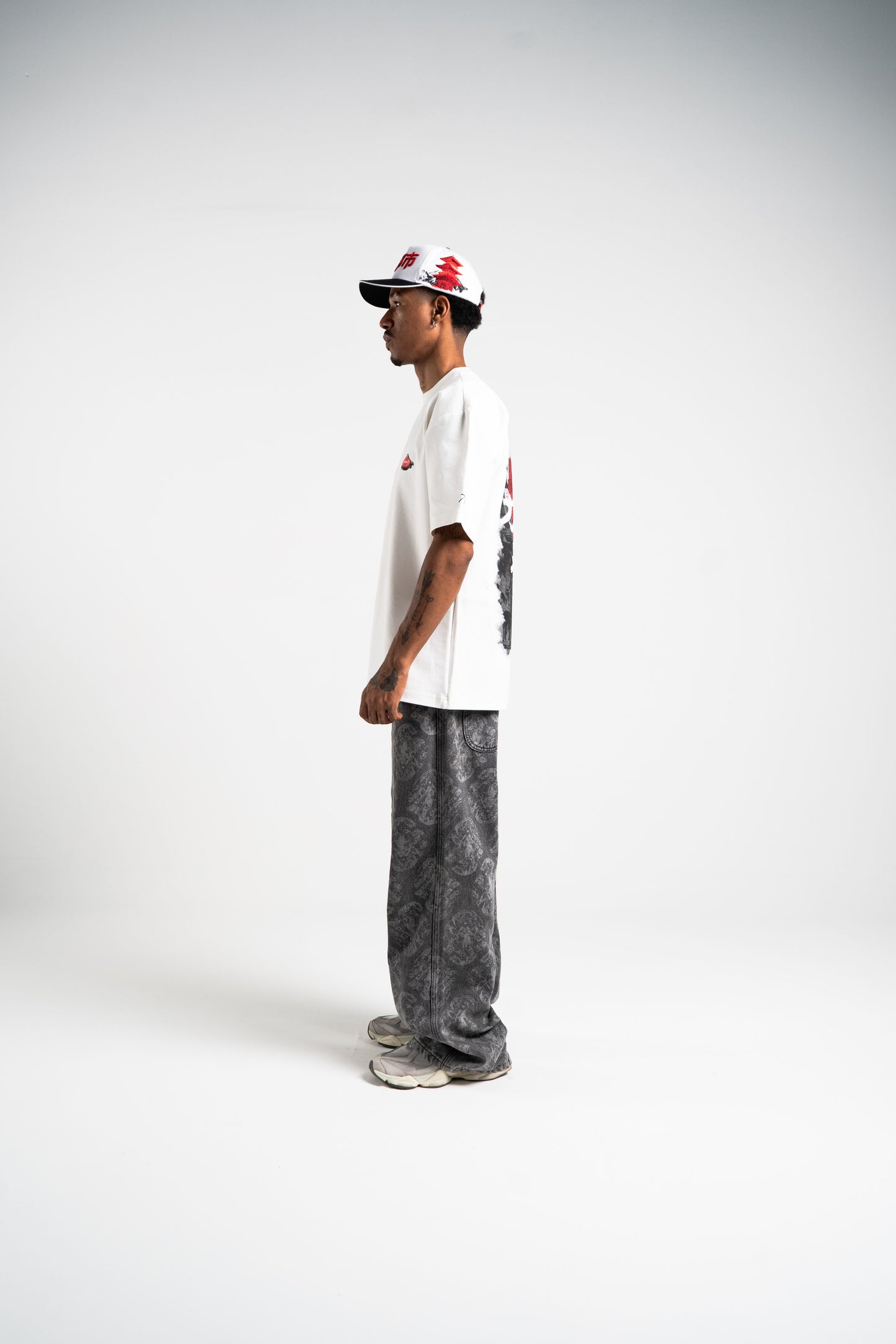 TOKYO OVERSIZED WHITE AURUM