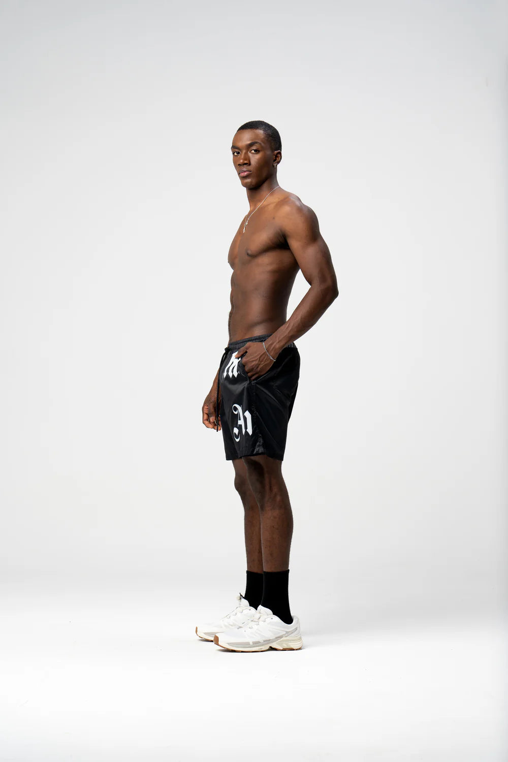 GRIM BLACK SHORTS AP CROWN