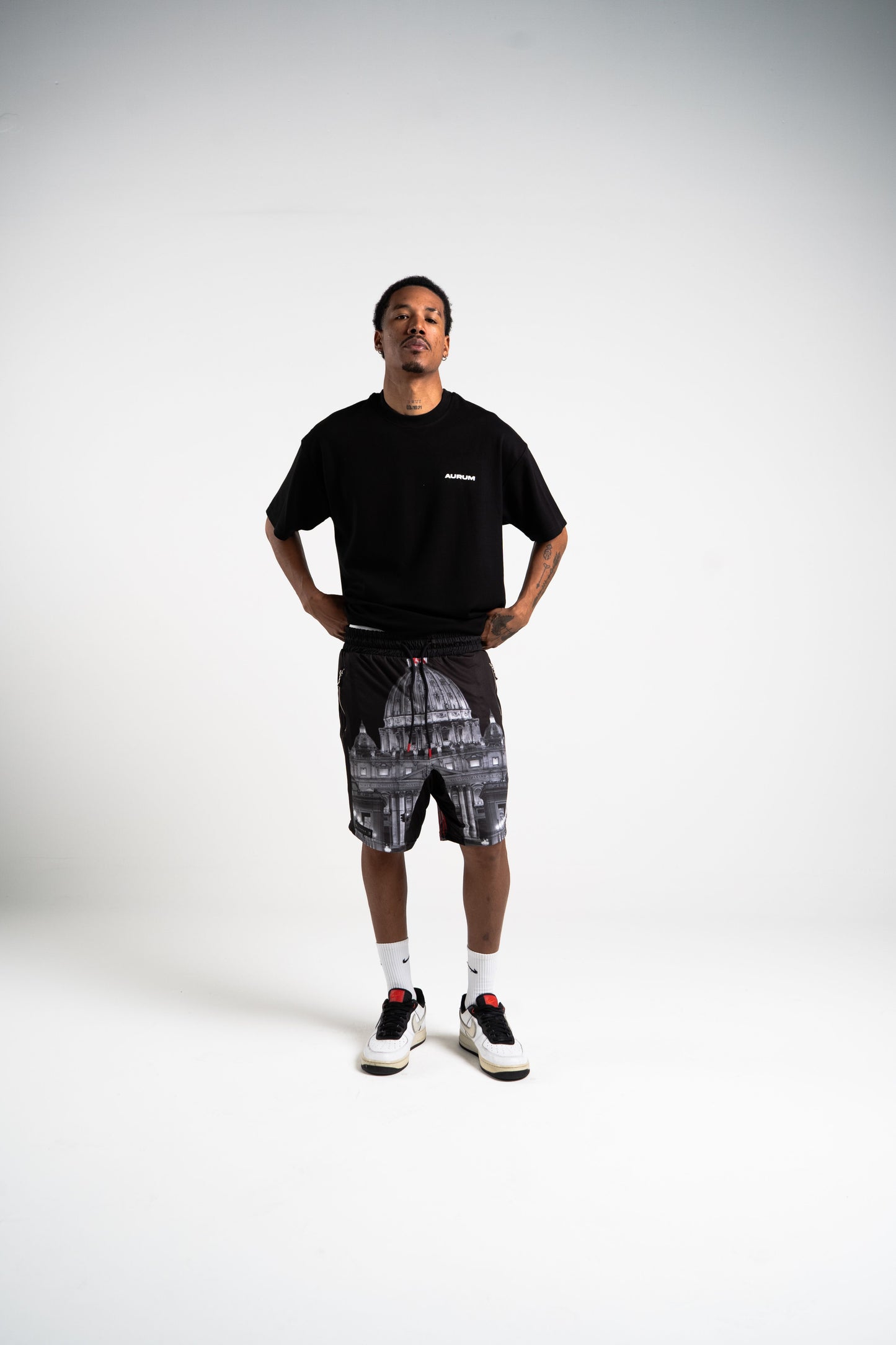 BLACK LINE OVERSIZED AURUM