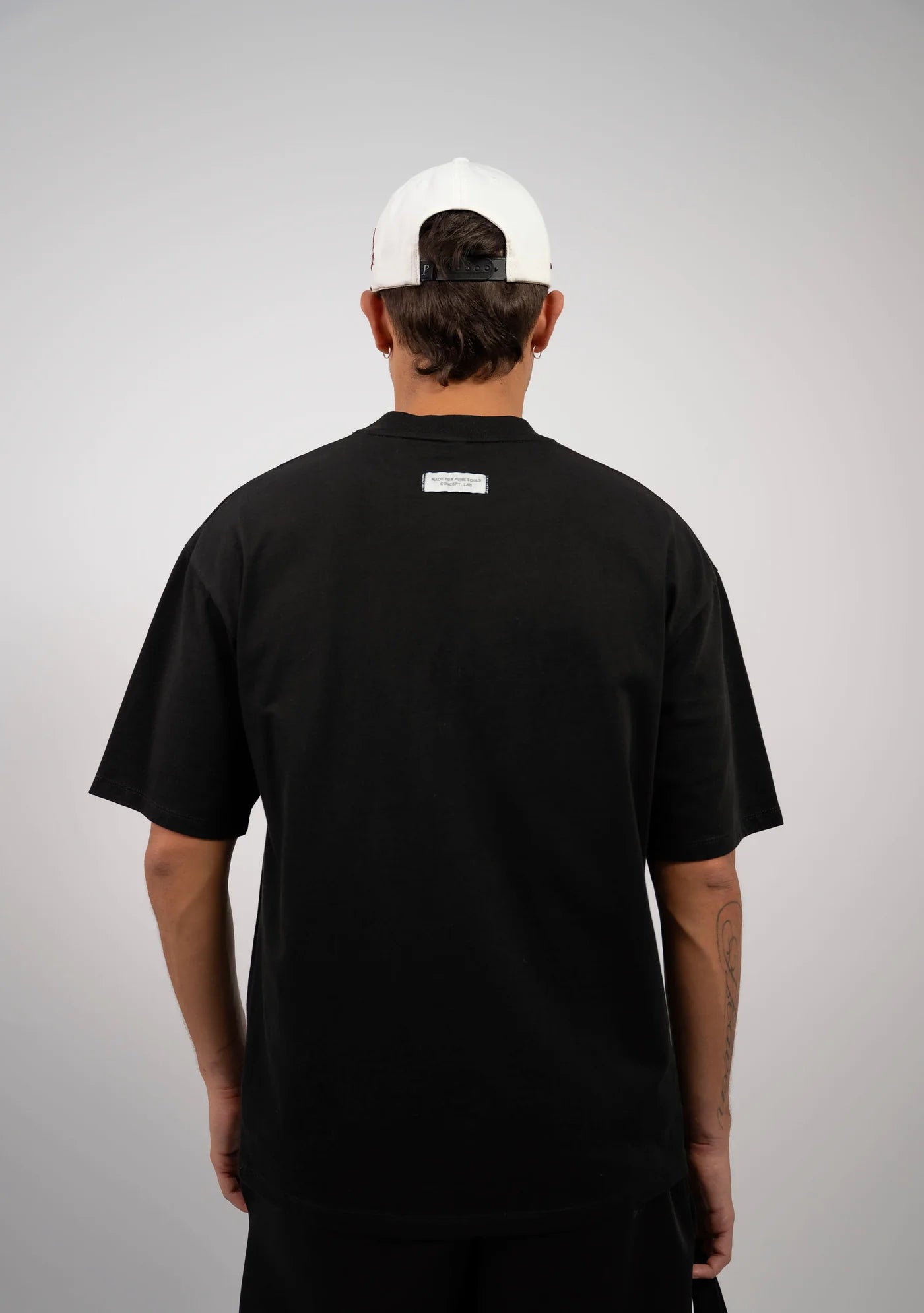 CLASSIC BLACK OVERSIZED PURE