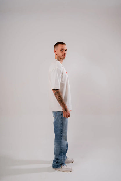 RED LINE OVERSIZED WHITE AURUM
