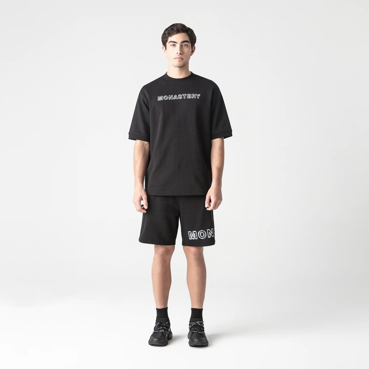 LEGATUS BURDA SHORT BLACK MONASTERY