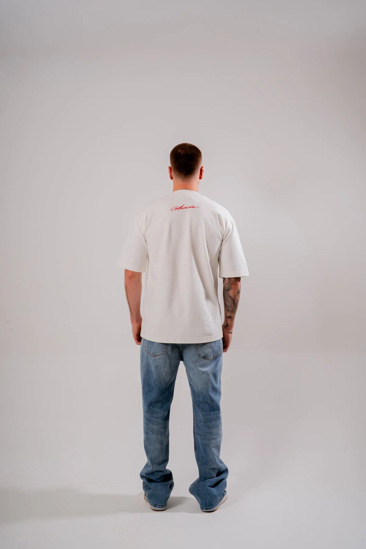 RED LINE OVERSIZED WHITE AURUM