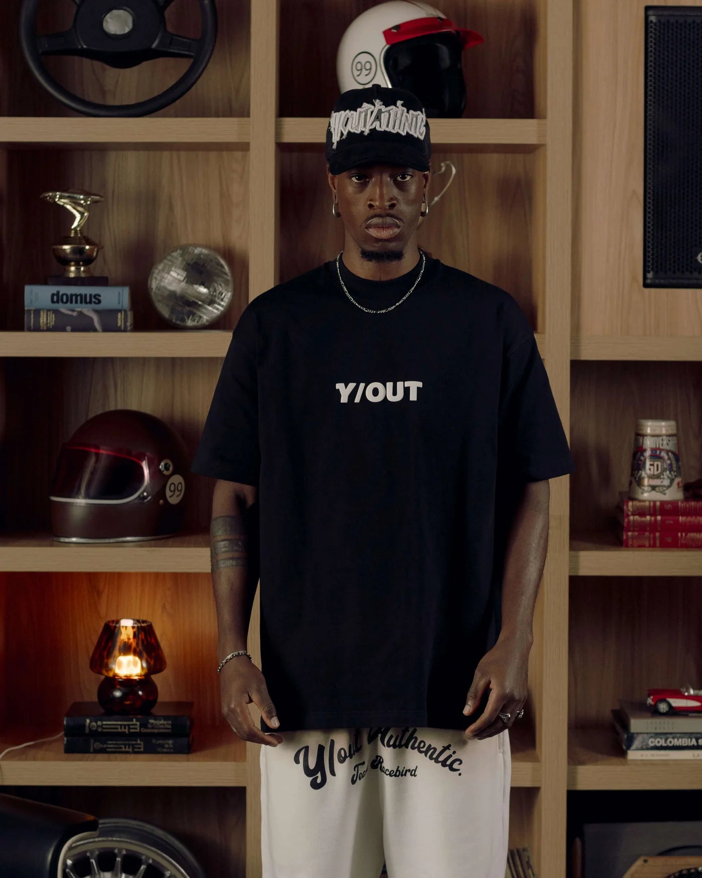 FIRST CLASS T-SHIRT OVERSIZED Y/OUT
