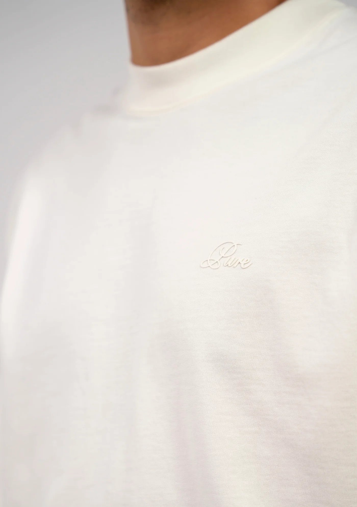 CLASSIC WHITE OVERSIZED PURE