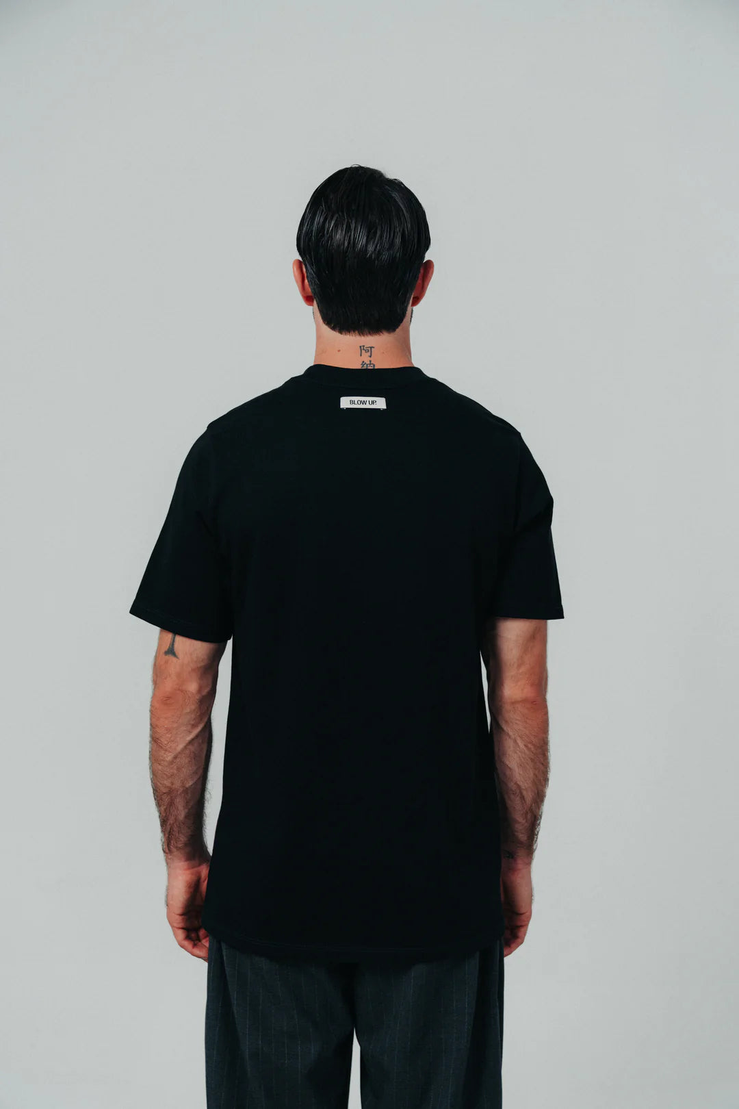 Classic Fit T-Shirt Black BLOW UP
